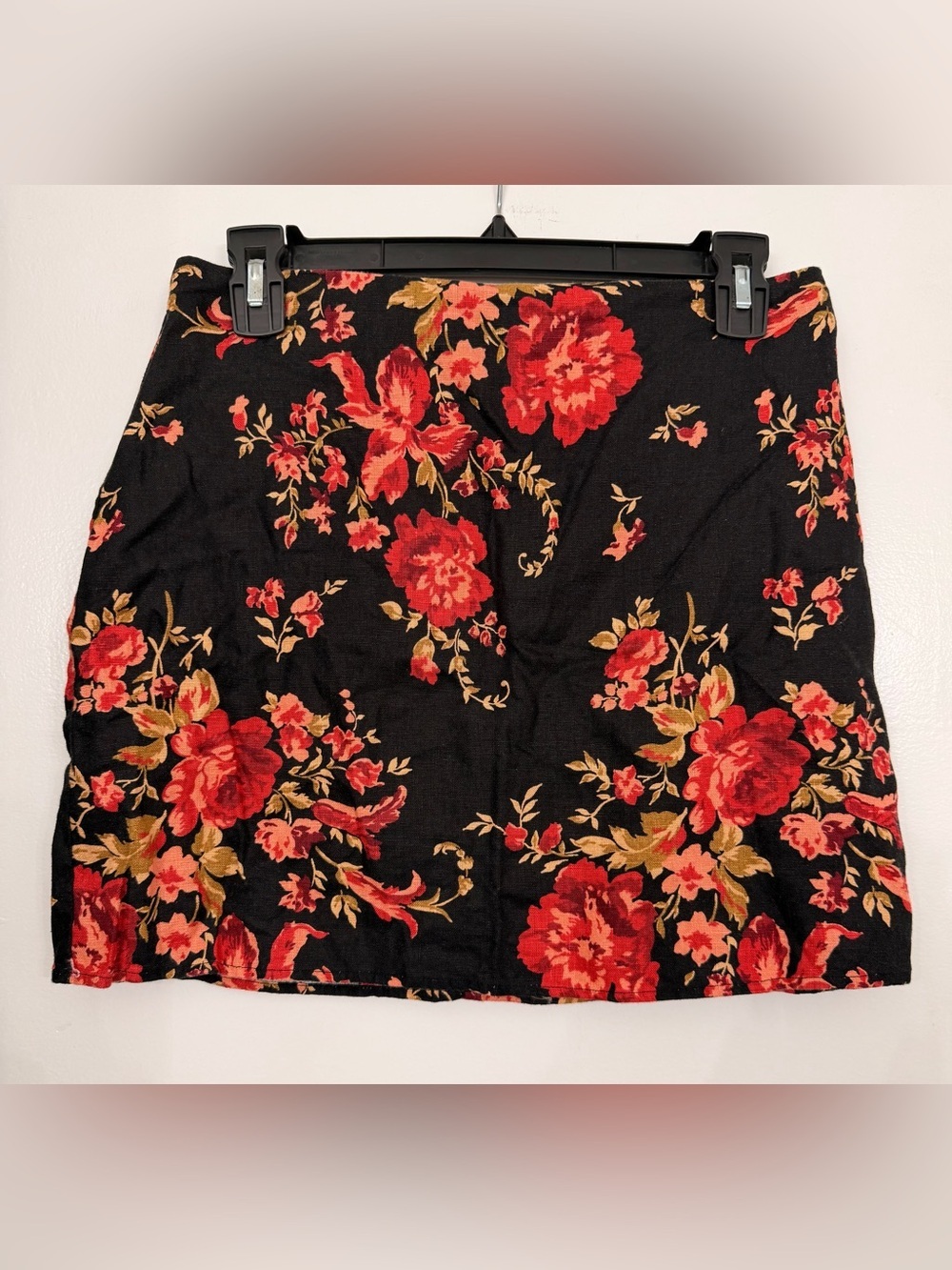 Reformation Vancouver Floral Linen Mini Skirt Red & Black Size 6 - Picture 1 of 7
